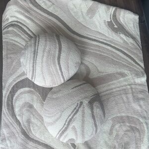 Barefoot dreams Neutral Marble Swirl throw and pillows throw blanket reversible.